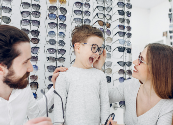 familia-com-oculos